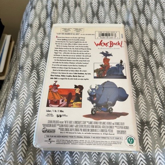 We're Back! A Dinosaur's Story VHS - Picture 2 of 4